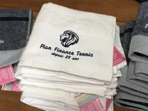serviettes brodées personnalisées