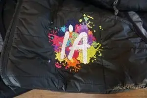 Broderie sur doudoune